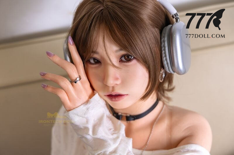IRONTECH S20 Suki AI Companion Doll – Sweet Low-Battery Girlfriend — ảnh 2